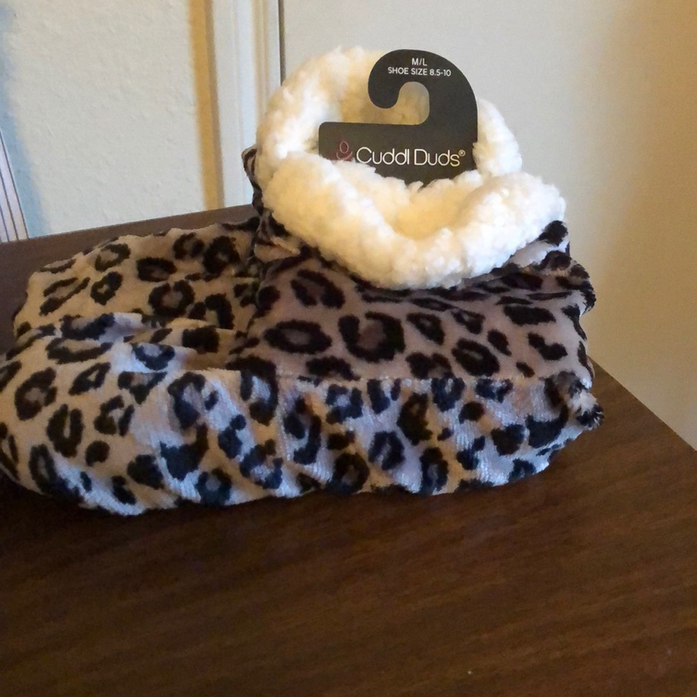 NWOT Cuddl Duds lounging, bootie slippers.